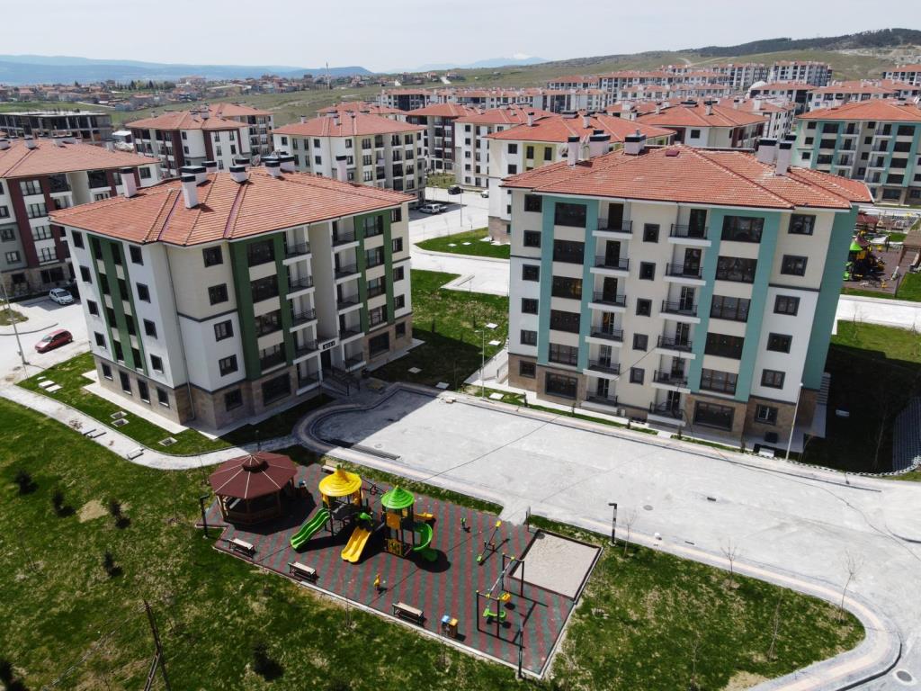 Tavşanlı 2. Etap konut blokları ve ortak alanları
